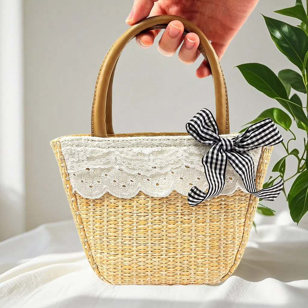 Fashionable Portable Handbag